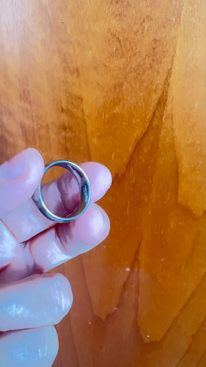 Vendo essa aliança grossa numeração 17 aço  - Foto 4
