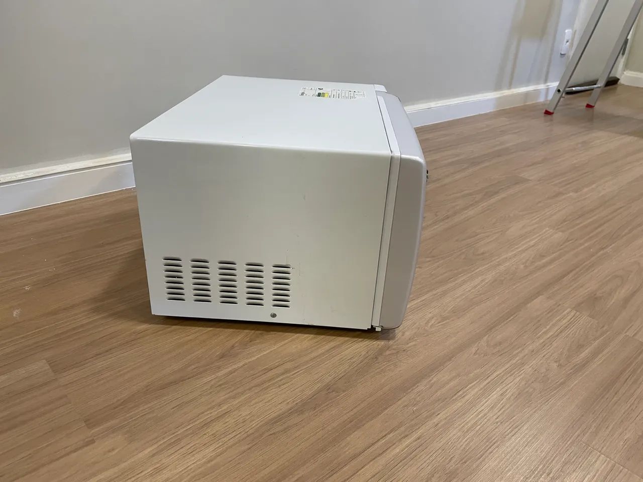 Microondas Eletrolux 34 Litros  - Foto 4