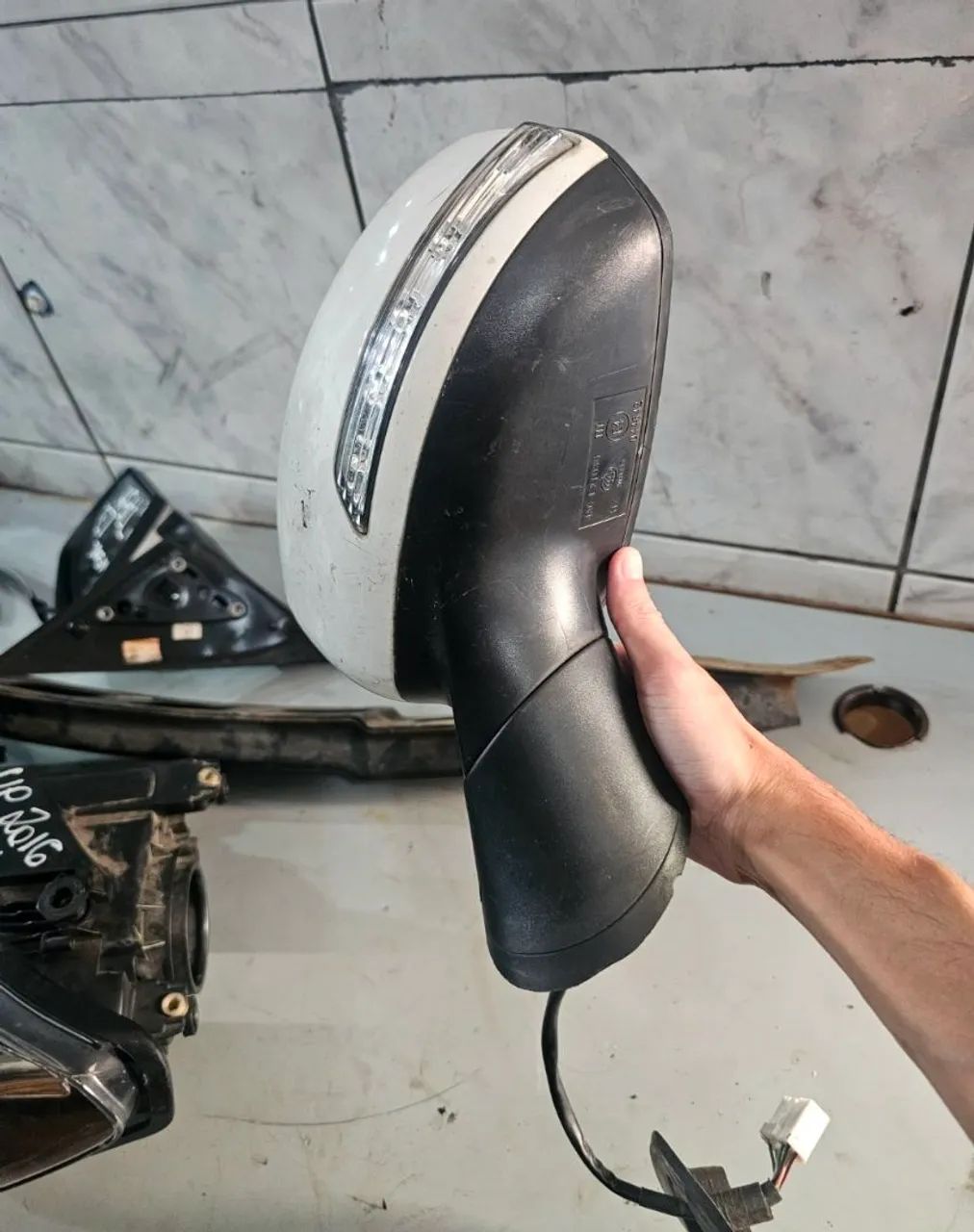 Retrovisor esquerdo Jac T5 branco e preto elétrico 2015 a 2019 original