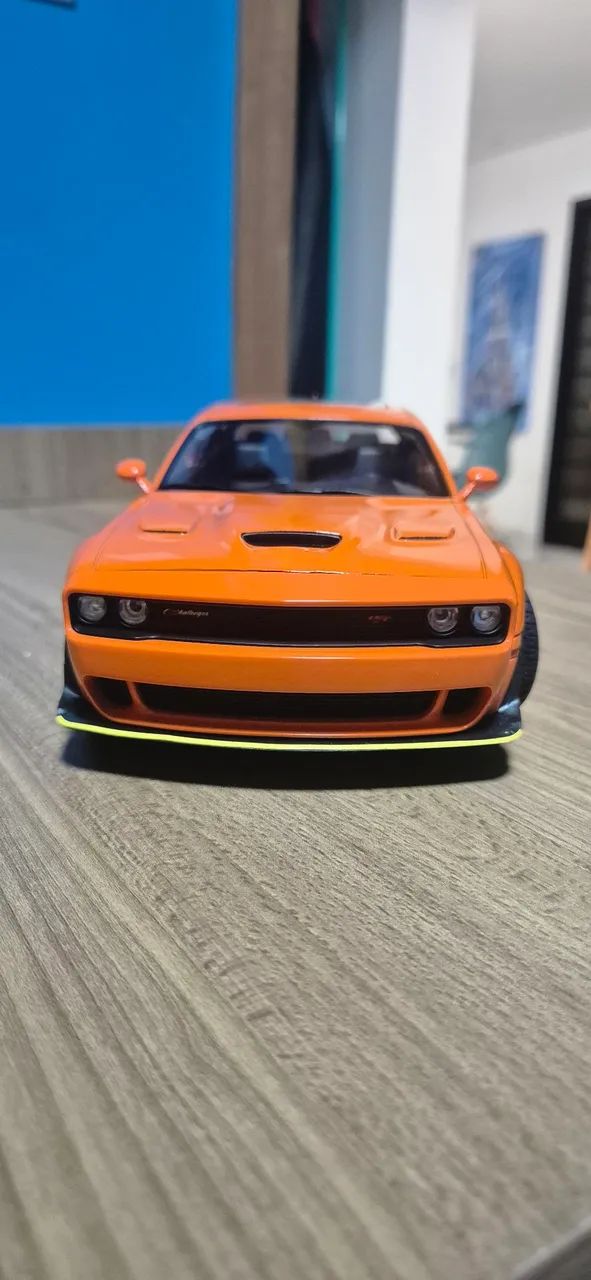 Miniatura solido 1 18 Dodge Challenger 