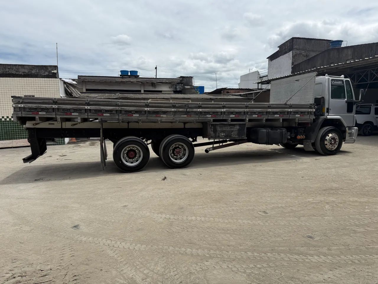 Caminhão Ford Cargo 2428e 2010 - Foto 4