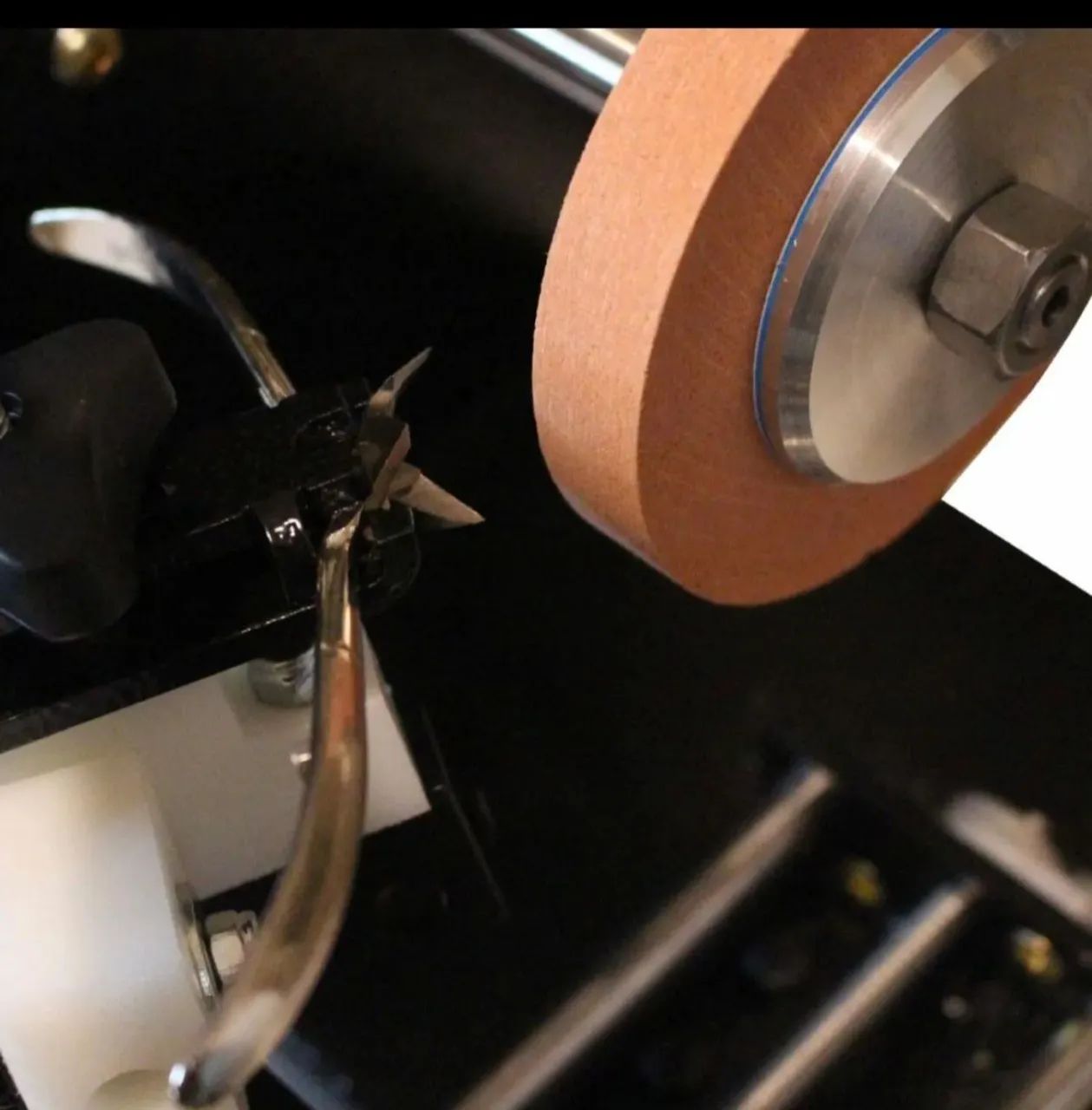 Máquina de Amolar Alicates de Cutículas - Foto 2