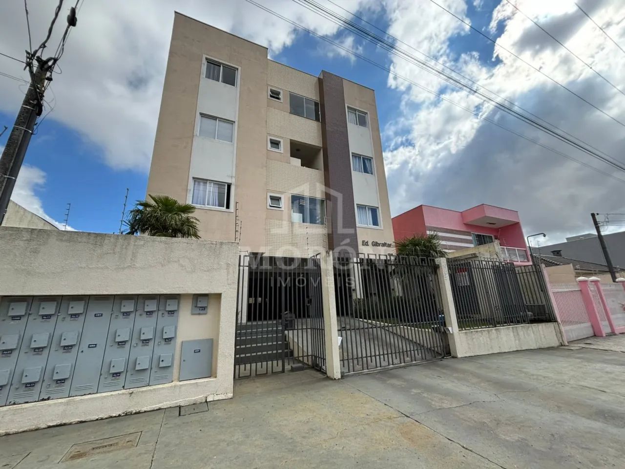 APARTAMENTO Á VENDA NO JARDIM CARVALHO - EDIFICIO GIBRALTAR