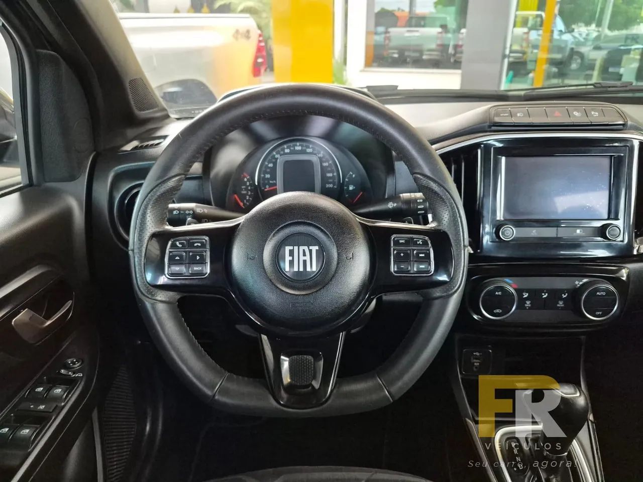 Fiat Strada Volcano 1.3 Flex 8V CD Aut. 2023 - Foto 5