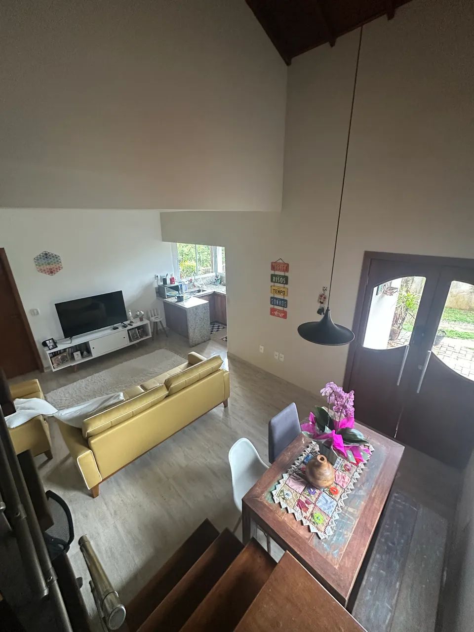CASA 4 dorm em chácara com1250,00m2 a 1km do Centro de Louveira