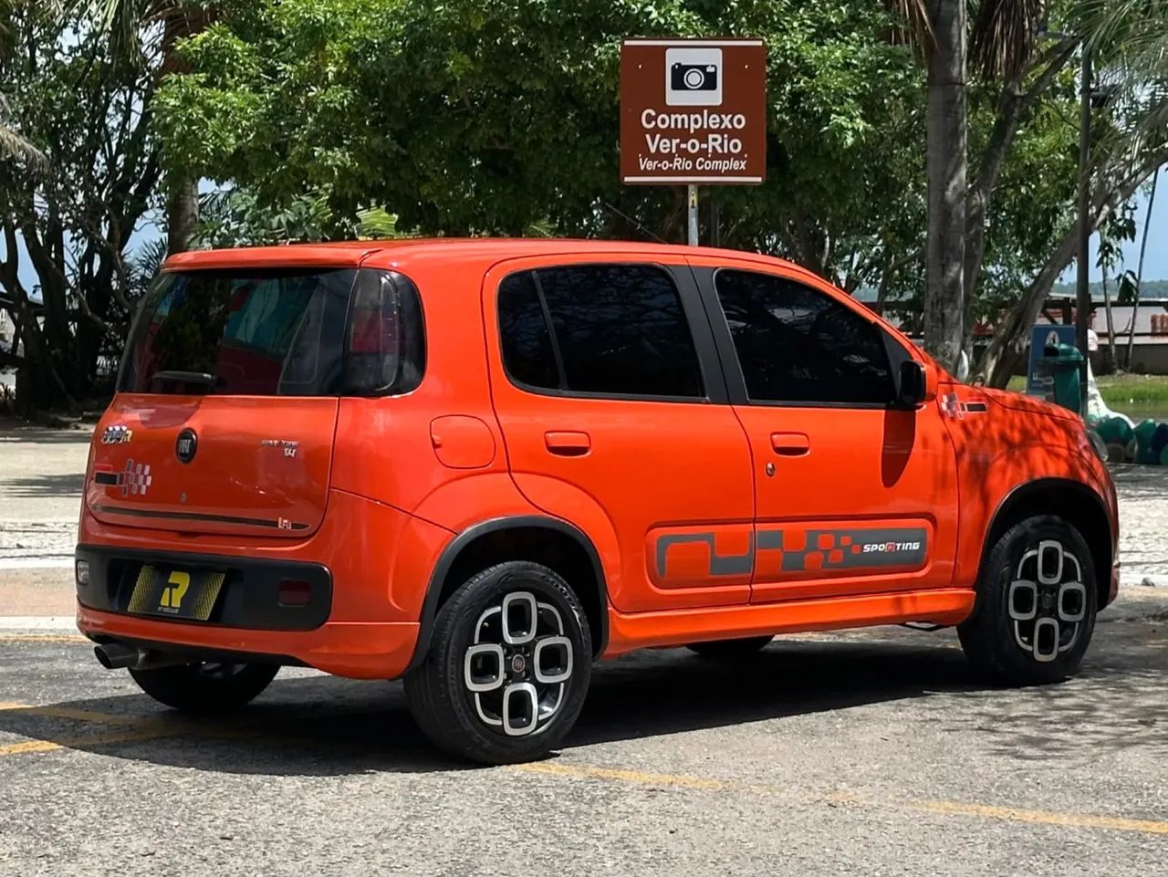 Fiat Uno Sporting 1.4 EVO Fire Flex 8V 4P 2013 - Foto 3