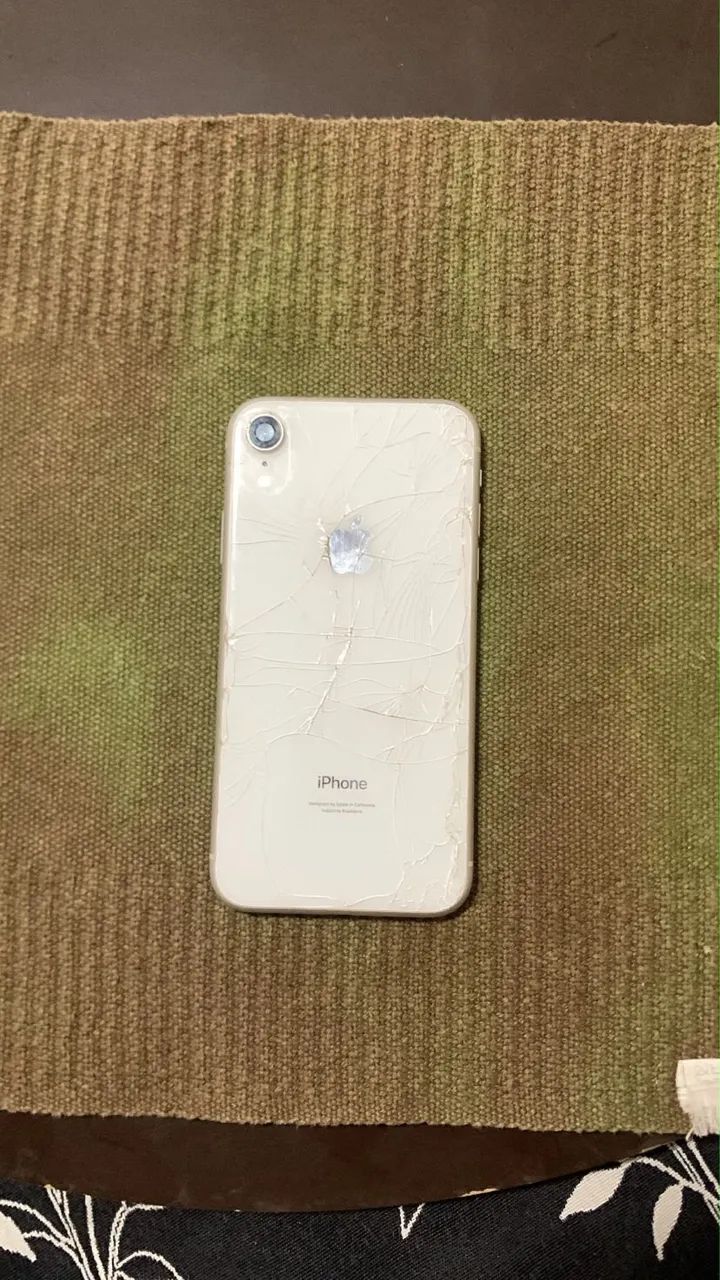 iPhone XR Branco ? Funcionando, Câmera OK, Bateria 100% - Foto 3