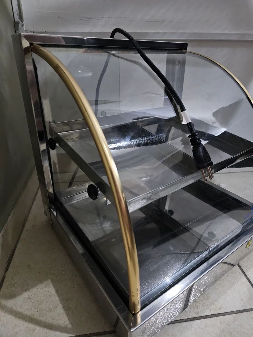 Estufa pequena para salgados
