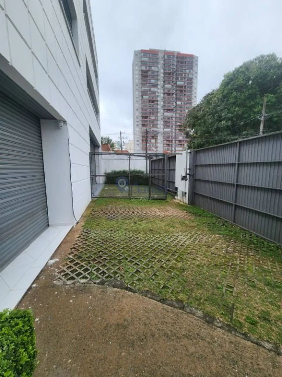 Prédio Comercial Moderno com 568 m², 3 Andares e Estacionamento - Foto 5