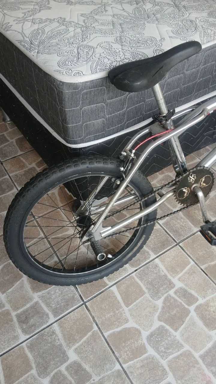 Bicicleta aro 20 cromada  - Foto 3