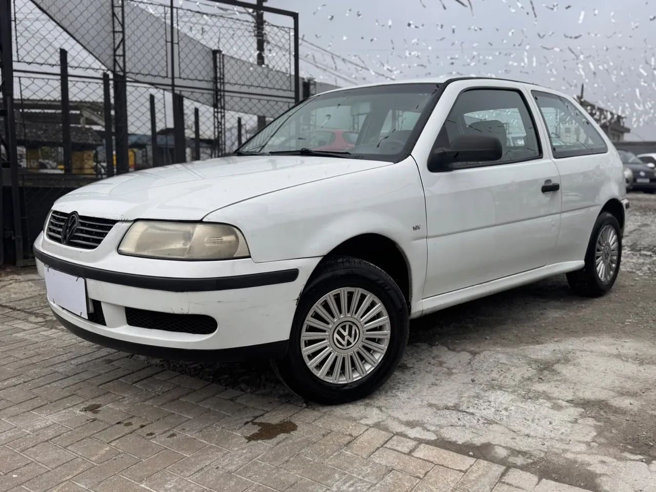 Volkswagen Gol GOL 1000 MI 16V/ OURO 2P 2000