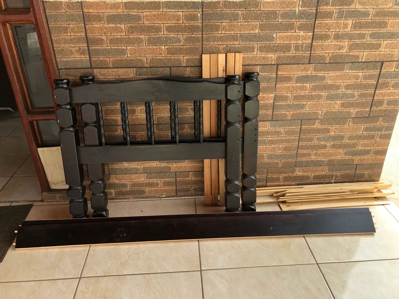 Cama de solteiro DOAÇÃO + colchão 