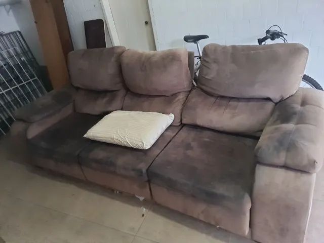 GRATUITO!! Sofa 3 lugares  - Foto 3