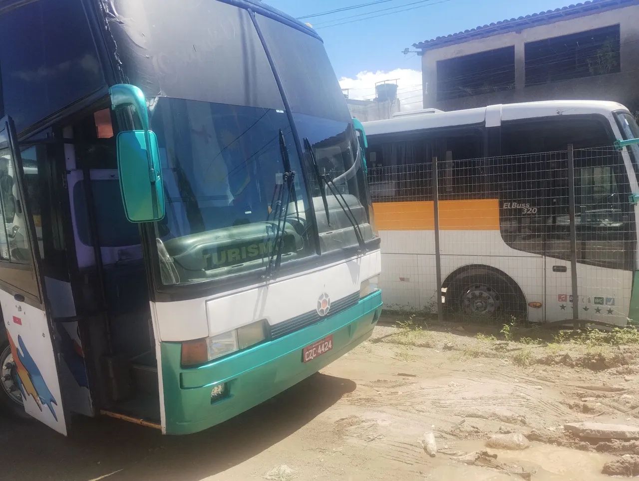 Ônibus vendo, troco - Foto 6