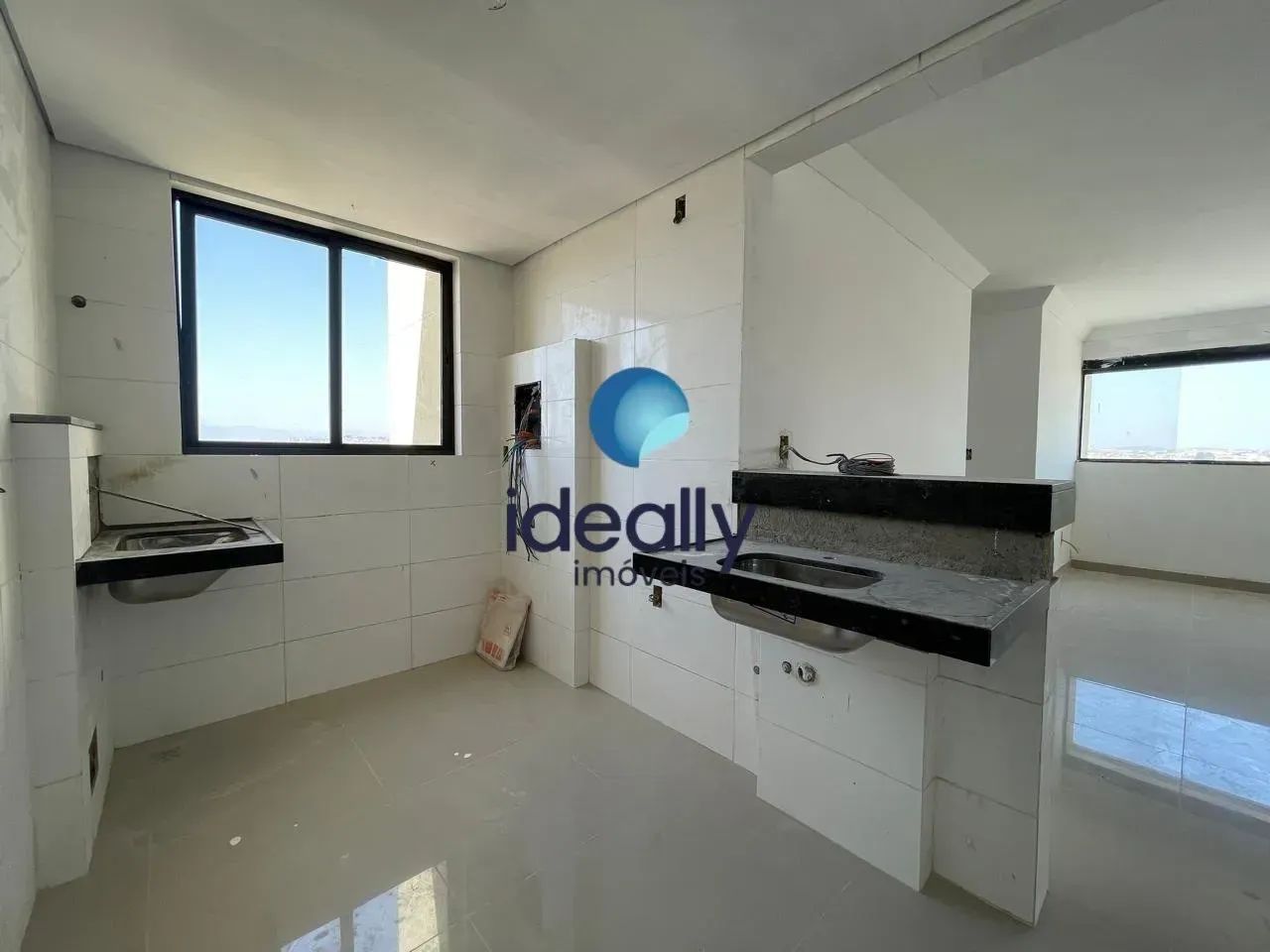 Apartamento a venda Serrano 02 quartos 1 vaga ,  elevador.