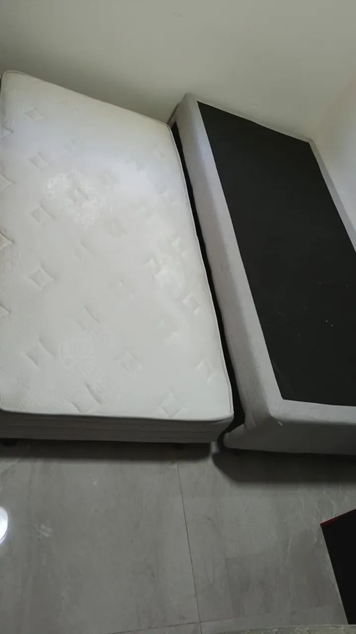 Cama com bicama e colchões 