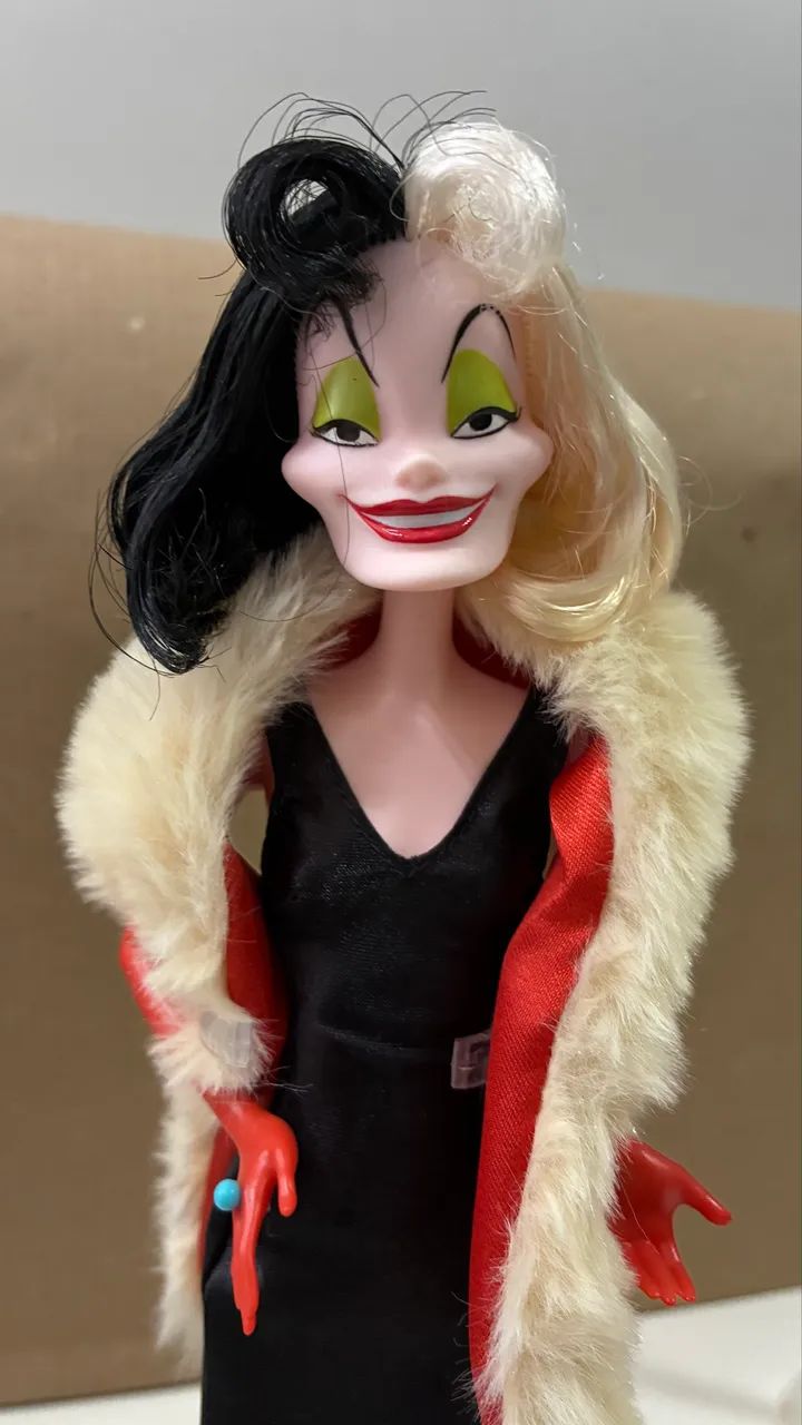 Boneca vilã Cruella Mattel 