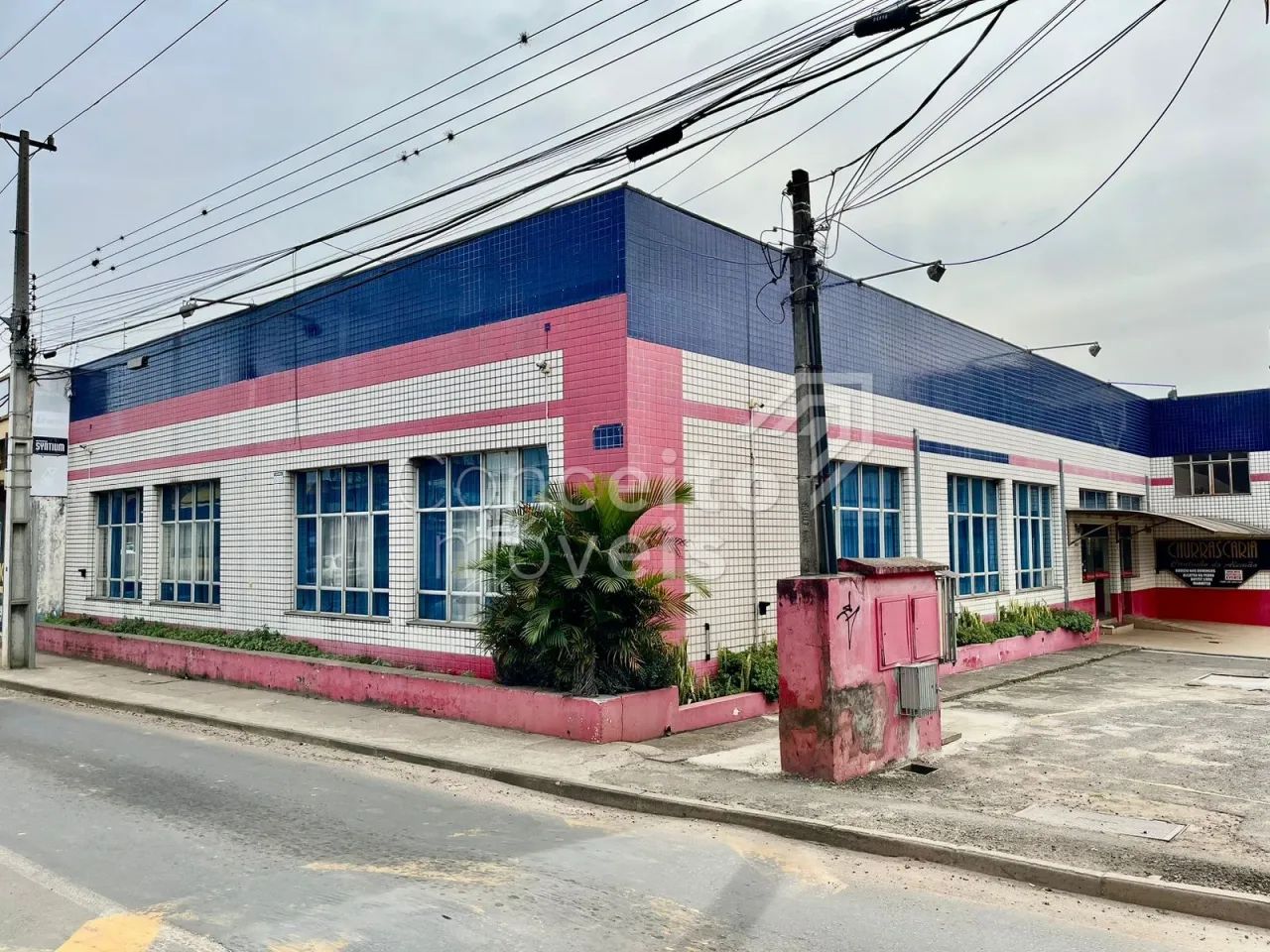 Imóvel Comercial com amplo Estacionamento - Sabará