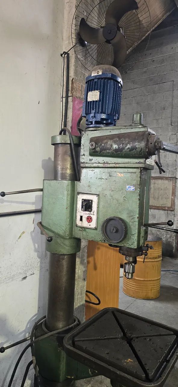 Furadeira de coluna Kone k45 usada  - Foto 6
