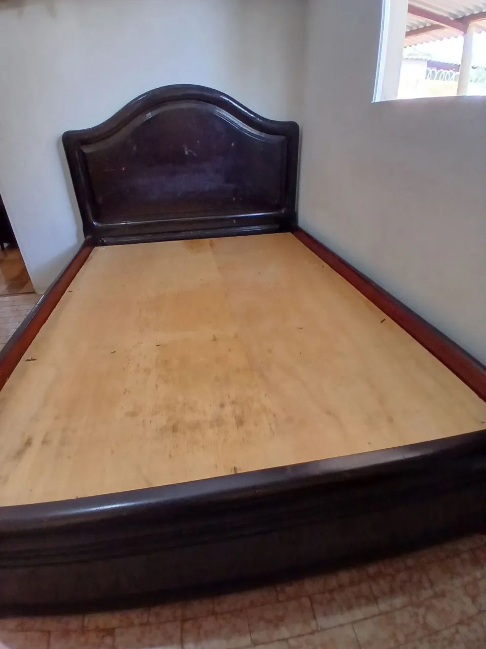 Cama de madeira maciça com 4 gavetas  - Foto 2