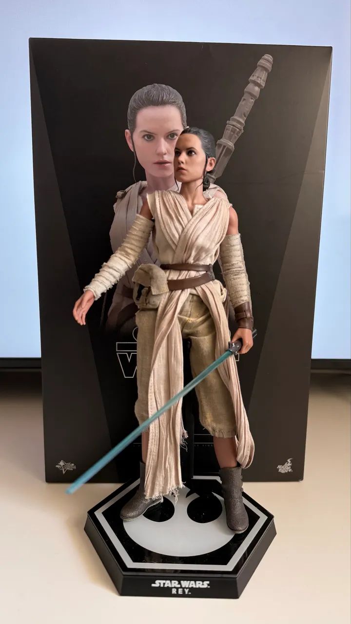 Action Figure Rey Star Wars Hot Toys
