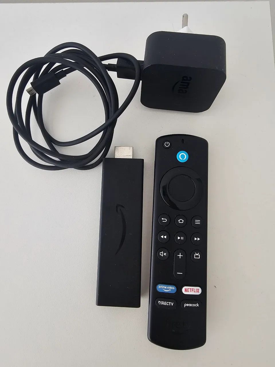 Amazon Fire TV Stick 4K (1ª Geração) com Alexa + Controle Original - Foto 3