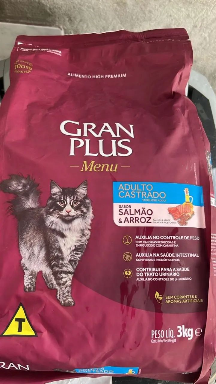 Ração premium, Areia higiênica e sachês para gato adulto