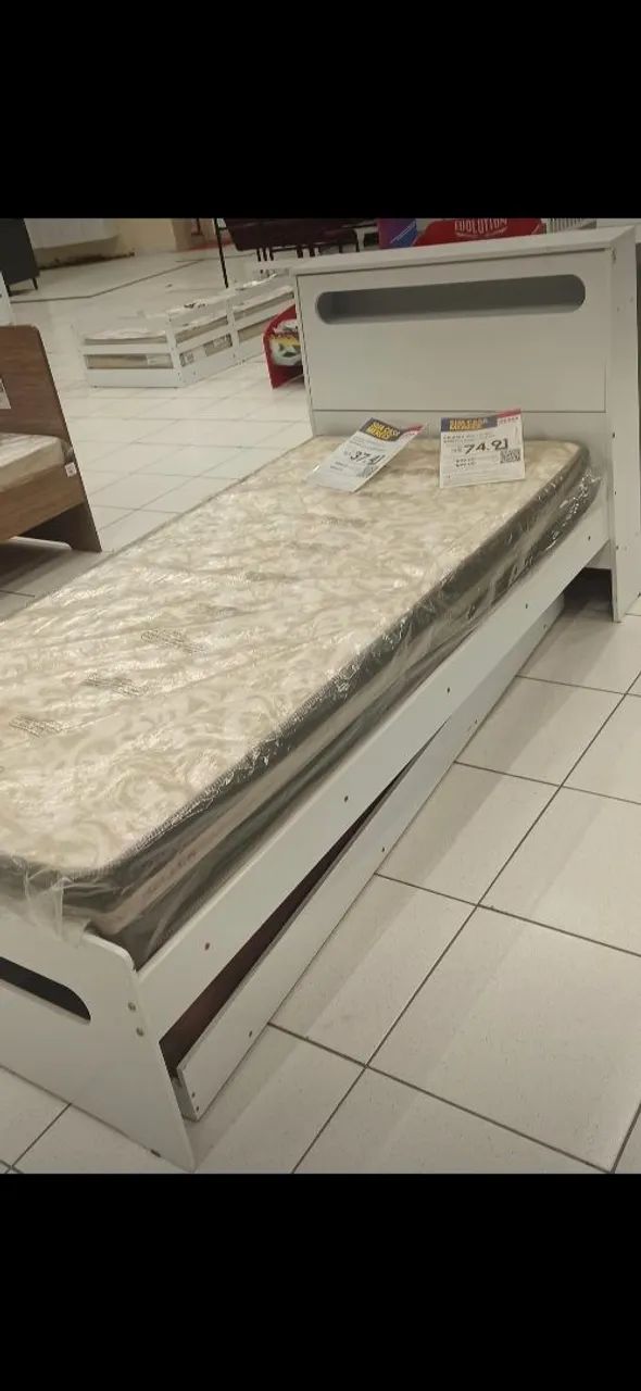 Cama de solteiro com auxiliar e bau