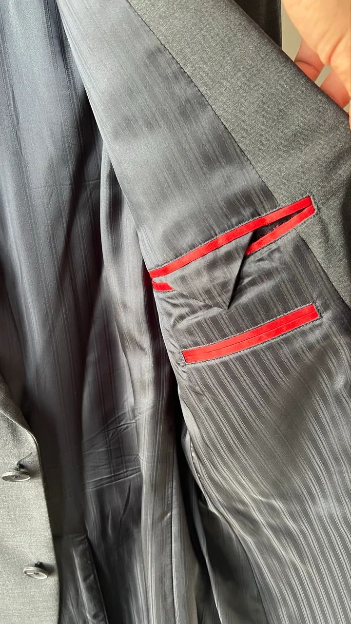 Terno Hugo boss cinza ótimo estado  - Foto 5