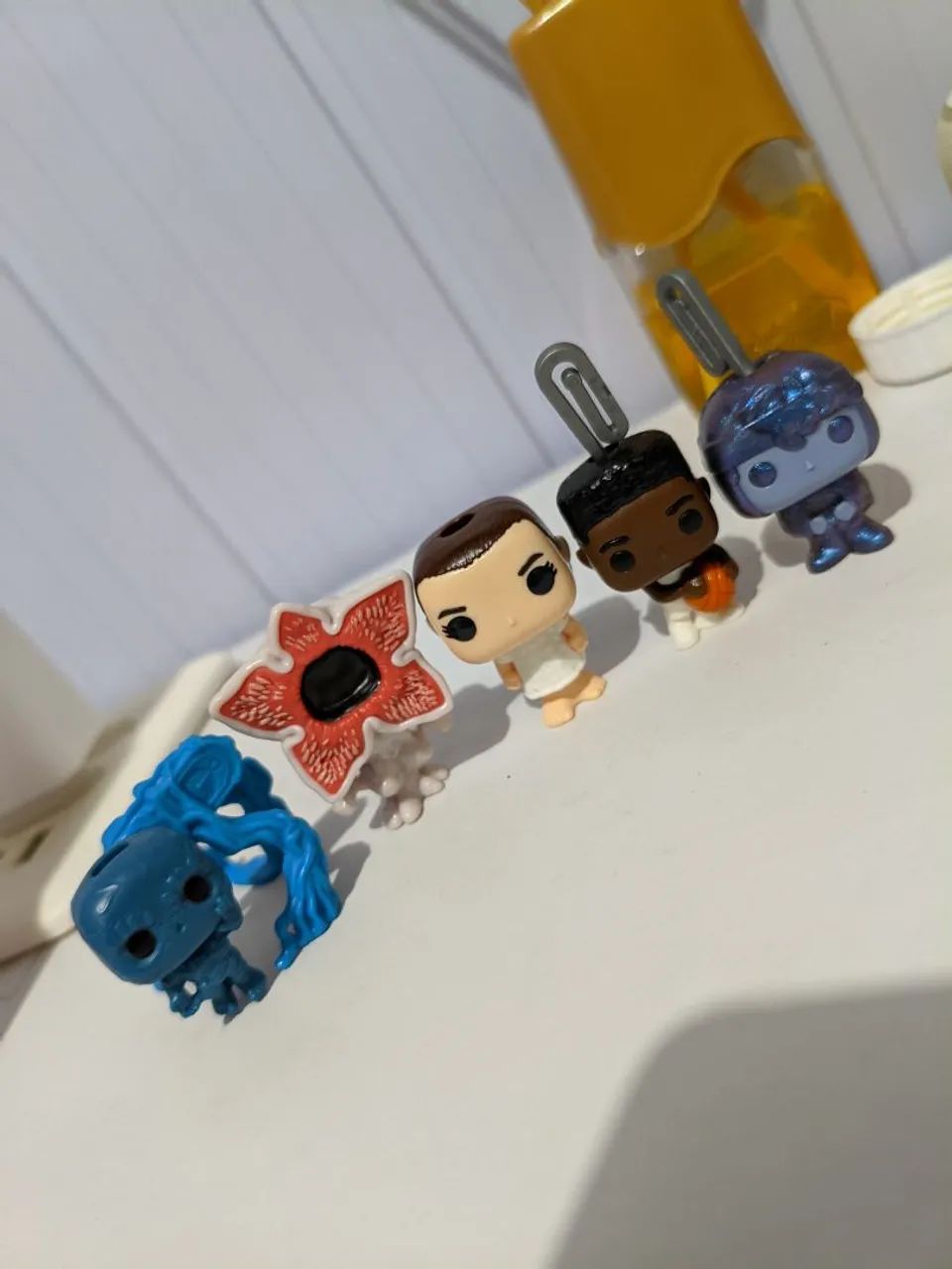 Coleção 5 Miniaturas Stranger Things Kinder Joy