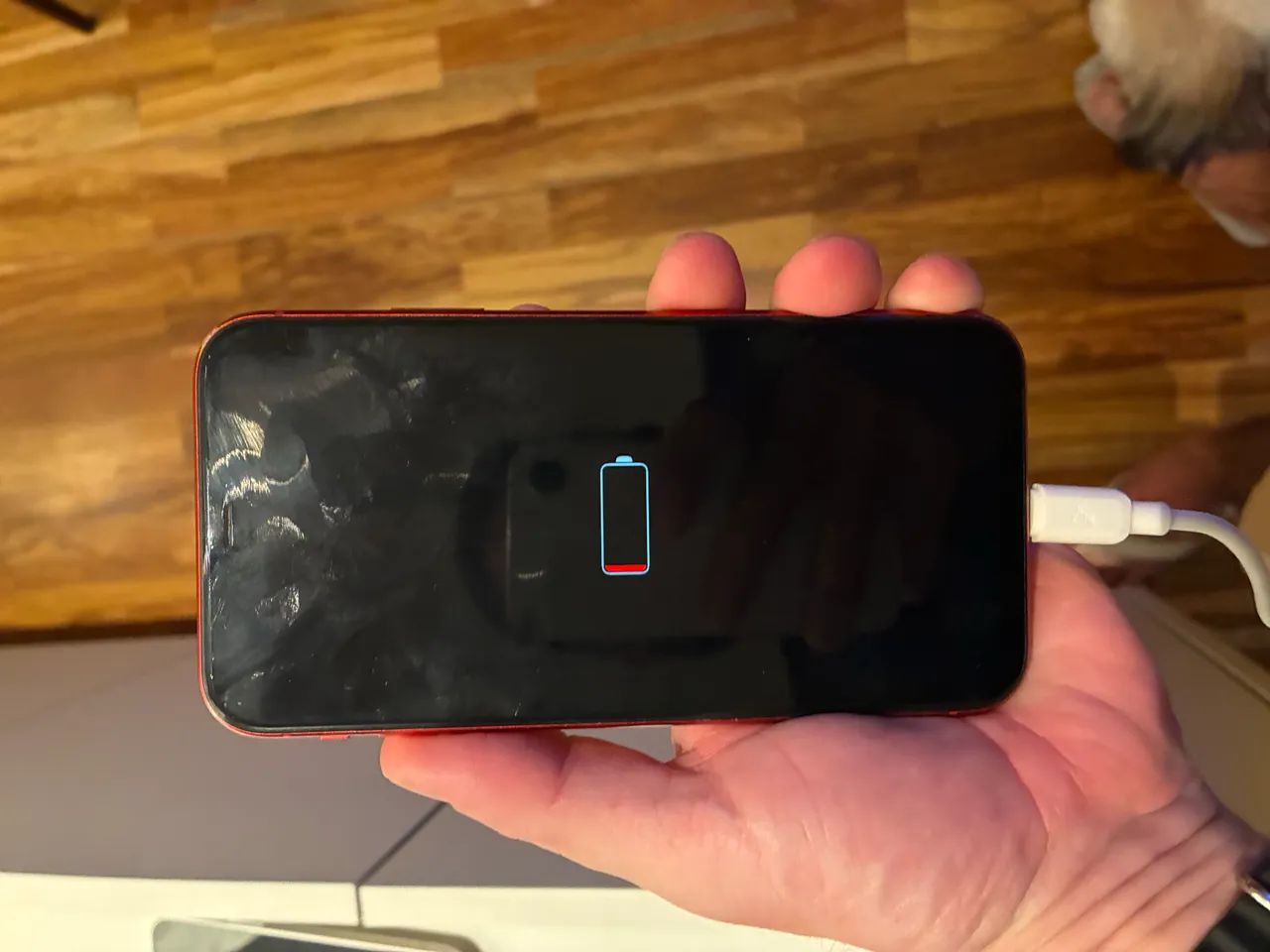 iPhone 11 - 64 GB - Vermelho - Foto 2