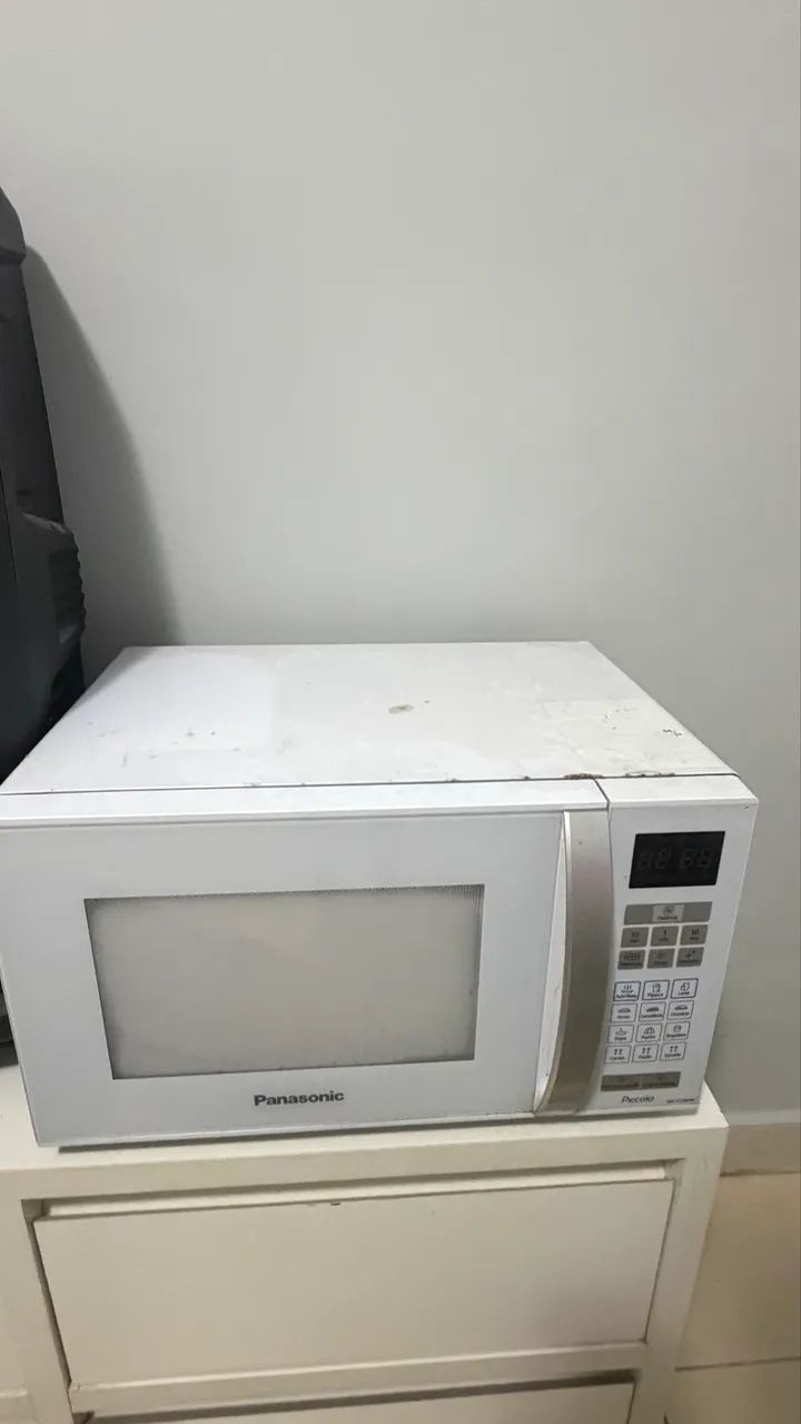 Vende-se microondas em perfeito estado! 127w Panasonic