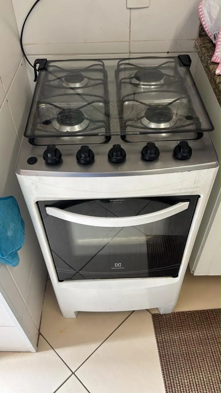 Fogão Eletrolux acendimento automático 