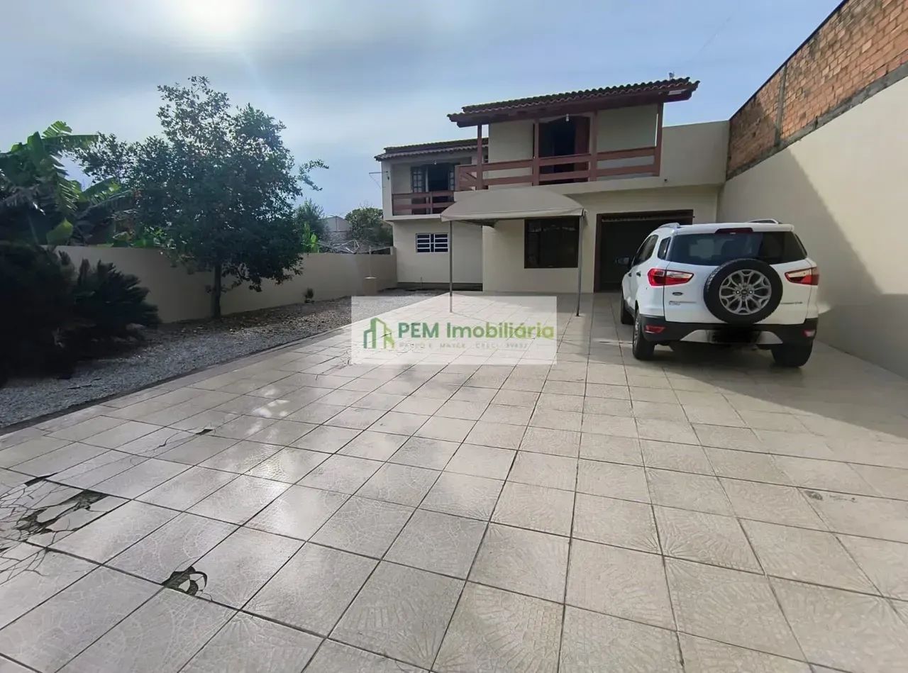 Imóvel para venda possui 200 metros quadrados com 4 quartos em Centro - Capivari de Baixo 