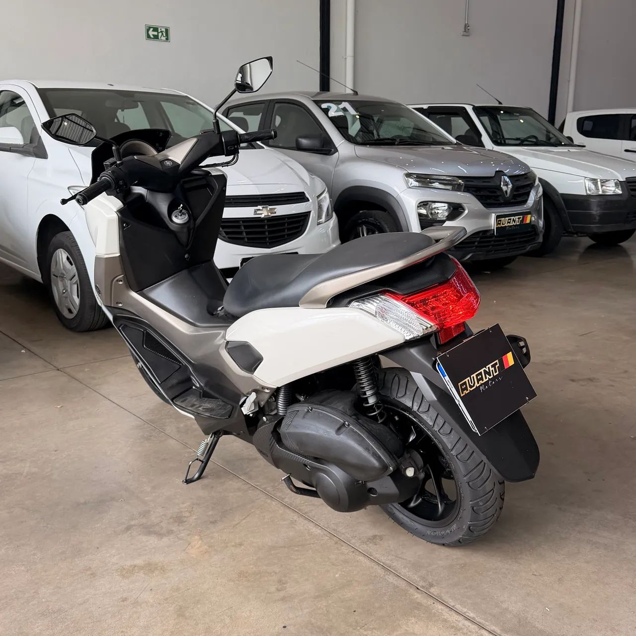 ? YAMAHA NMAX 160 - Foto 2