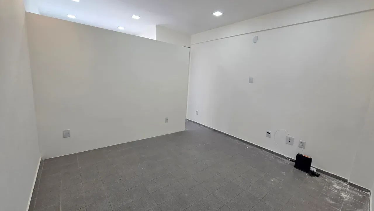 Oportunidade de comercial a venda na Av. Edson Ramalho