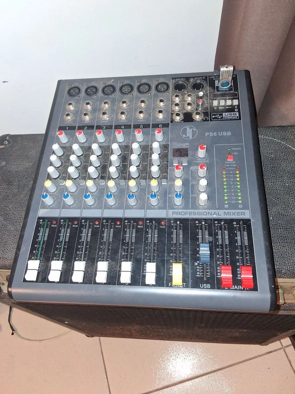 Mesa de som 6 canais jf