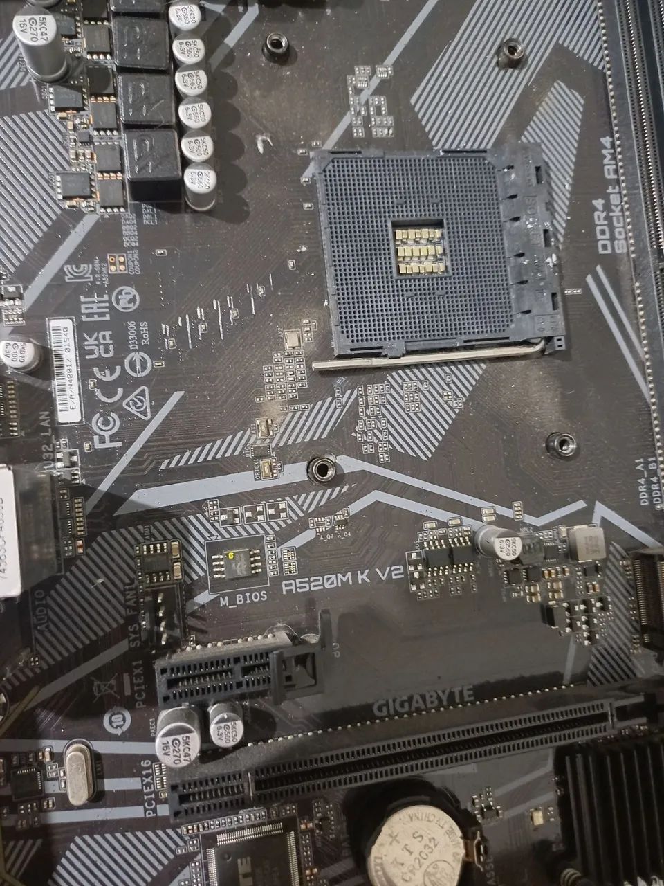 Placa Mãe a520m k v2 COM DEFEITO 