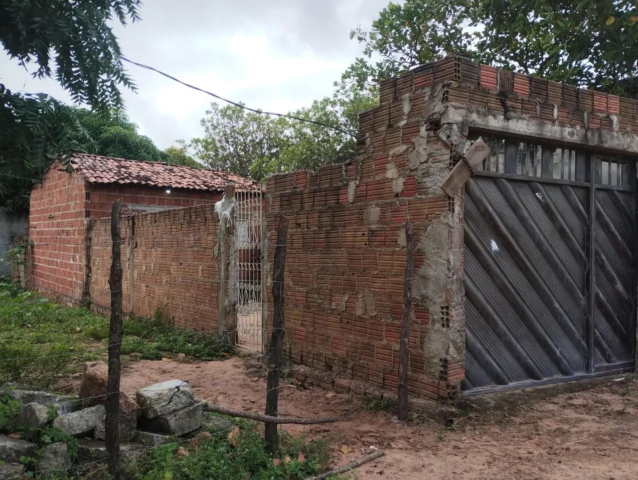 Vendo casa no valor de 20 mil pra botar preço  - Foto 2