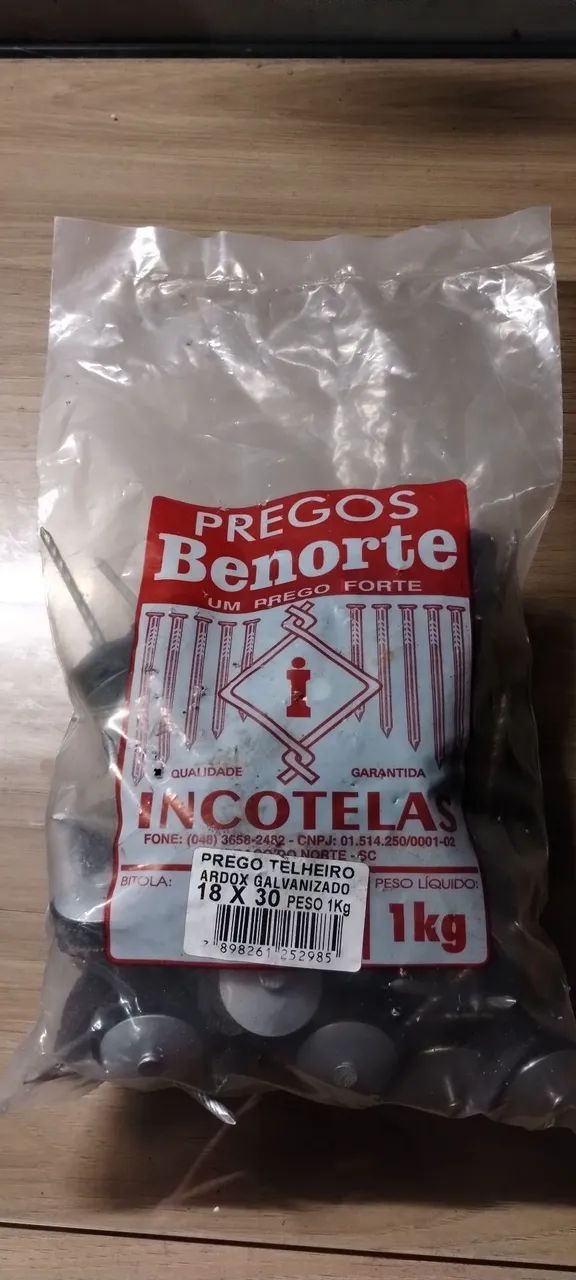 Vendo ou troco prego de telha