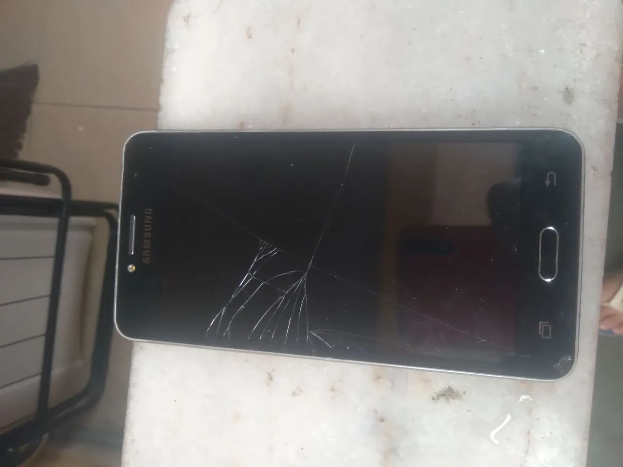 CELULAR J2