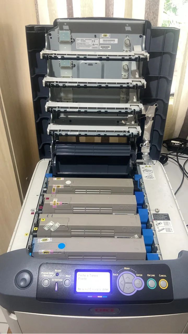 Vendo Impressora Okidata C711WT Toner Branco - Foto 3