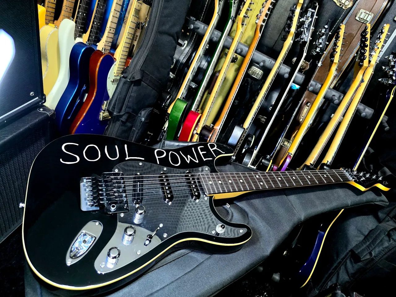 fender stratocaster signature Tom morello /ñ Gibson epiphone prs