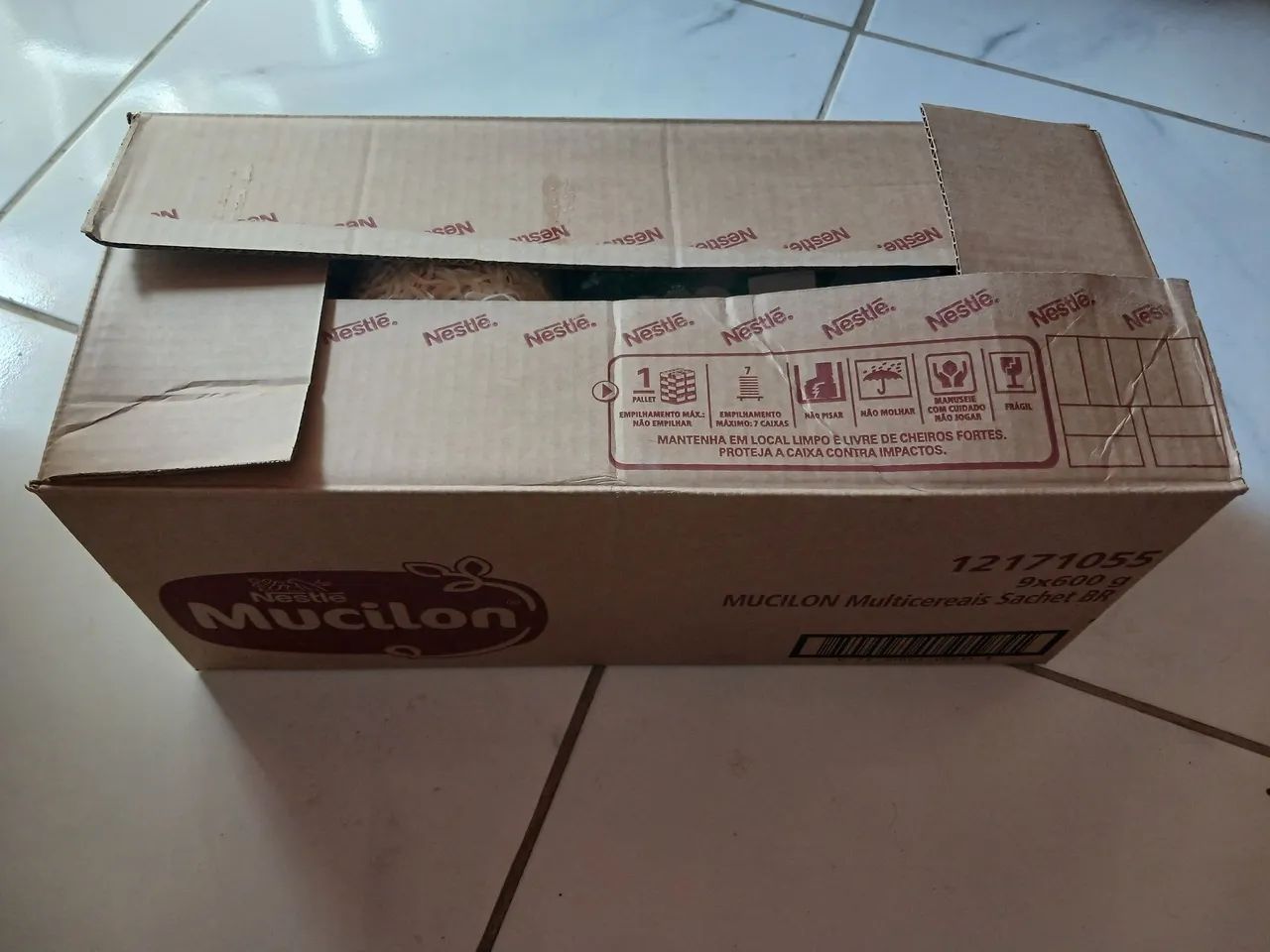 1 Caixa com Produtos de Artesanato Novos e Usados