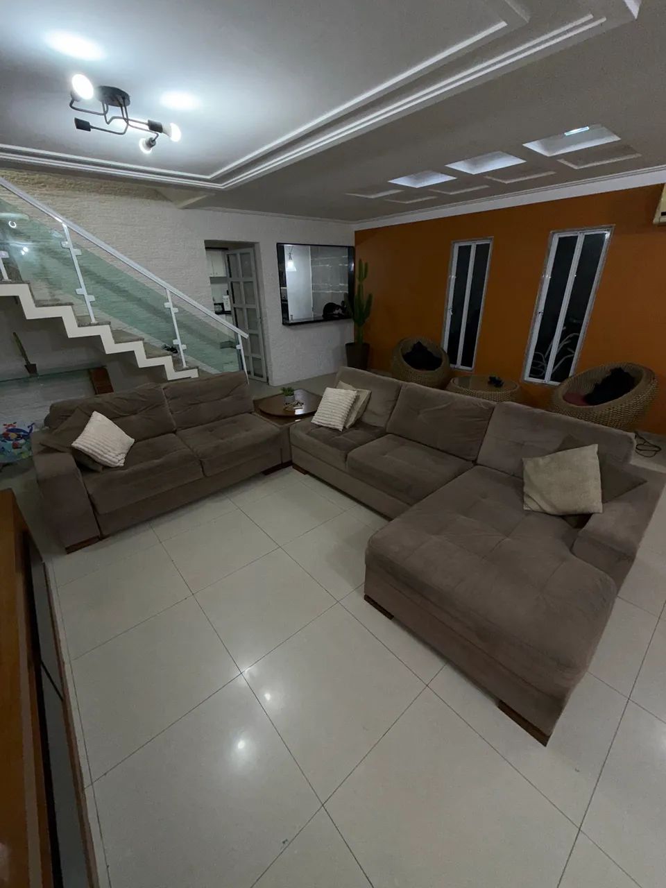 Sofá 3 Módulos + Mesa de Centro - Confortável e Espaçoso - Foto 2