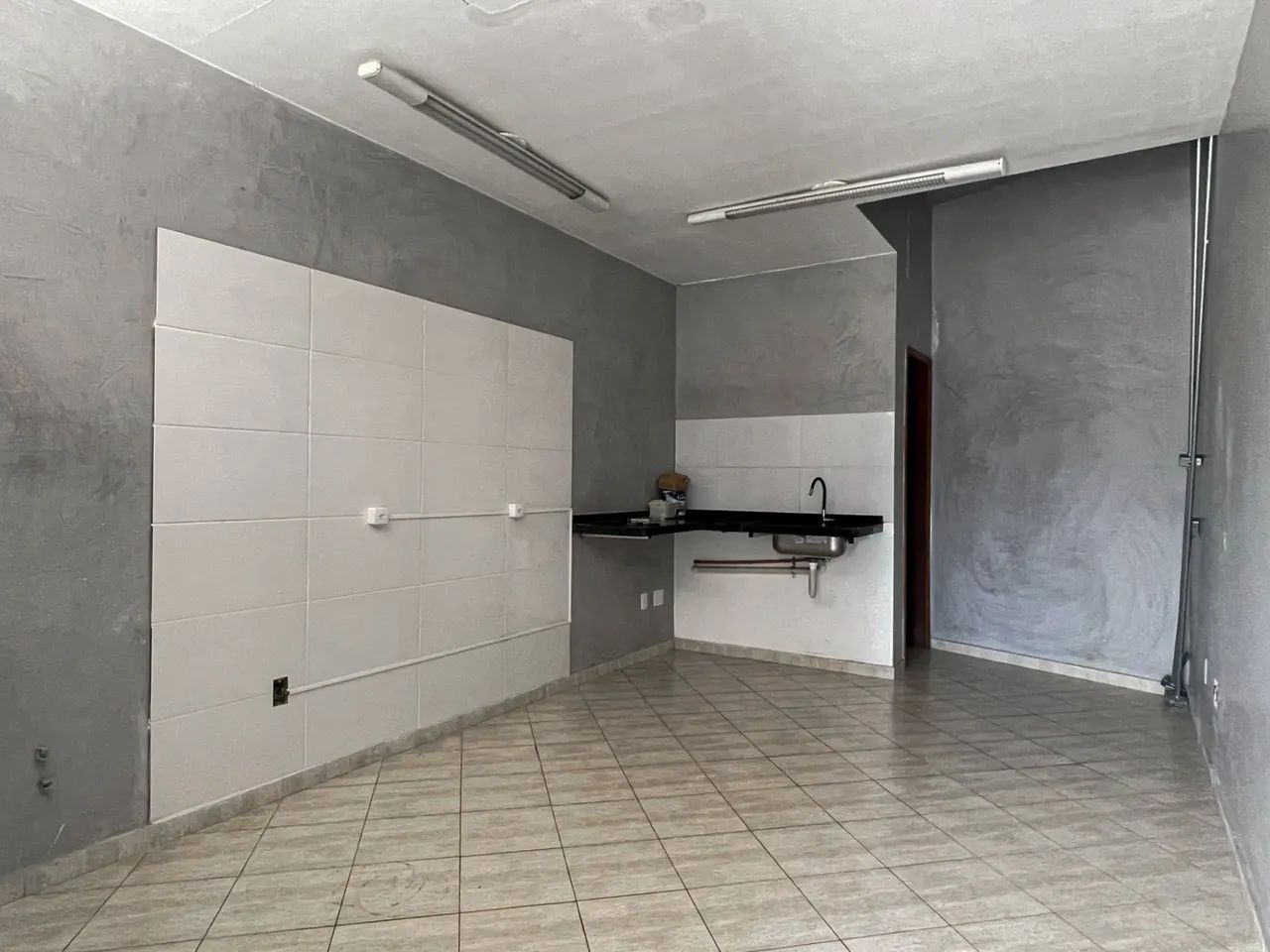 Sala bem localizada no Estrela Sul para venda - Foto 4