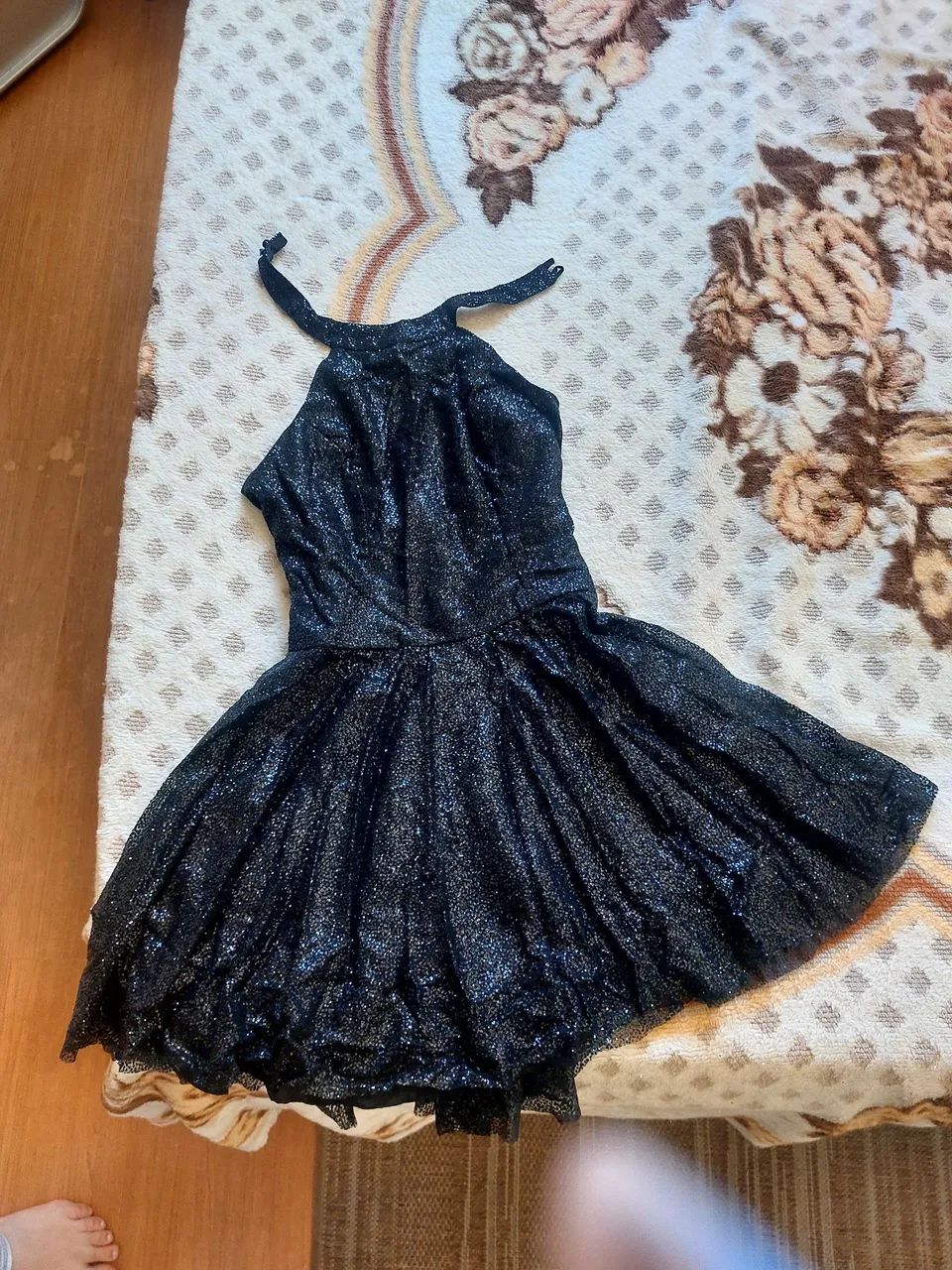 Vestido preto com brilho 