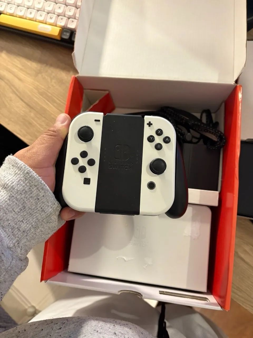 Nintendo Switch OLED Branco - Completo com Caixa - Foto 3