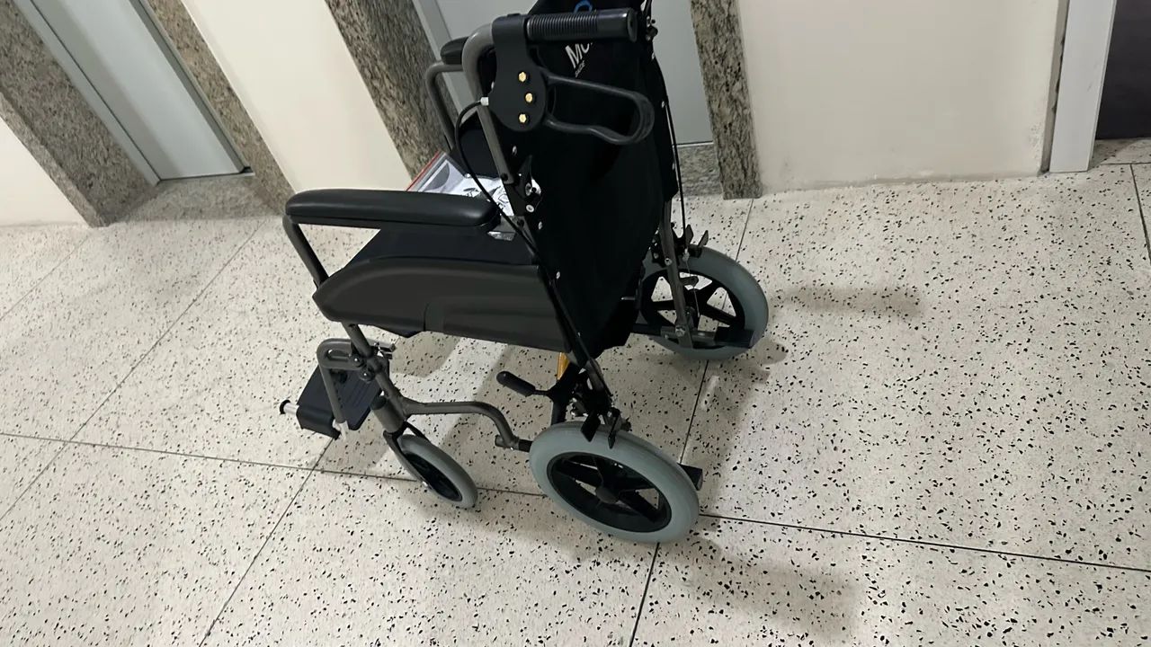 Cadeira de Rodas - Foto 4