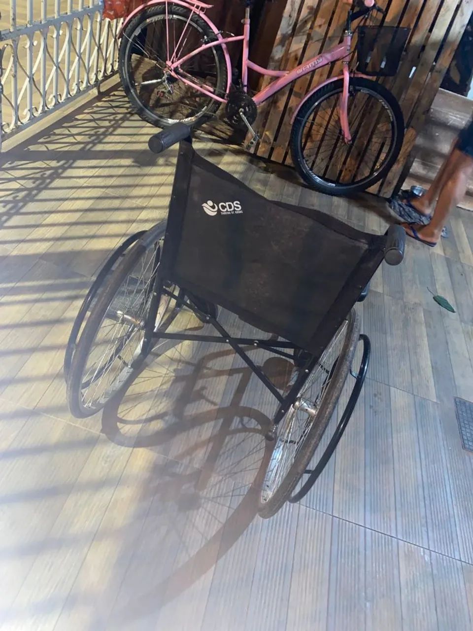 Cadeiras de rodas - Foto 3